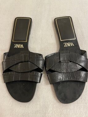 Zara Black Croc-Embossed Leather Slide Mules